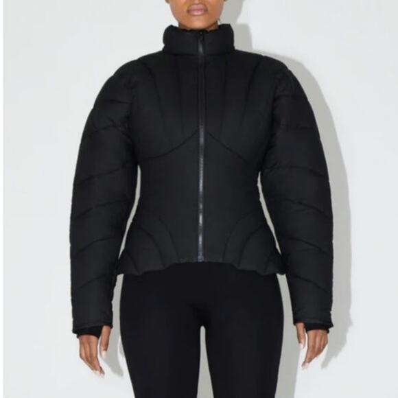 KHY Kylie Jenner Sculpted Puffer Jacket in Black Size: L - Picture 1 of 7